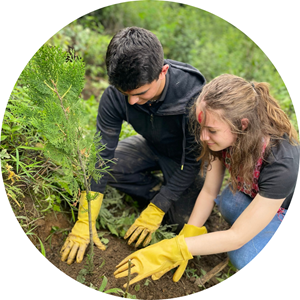 Australian University students volunteer in Nepal and take climate action by planting trees