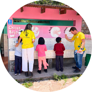 Australian university students volunteer in Peru on a health promotion program